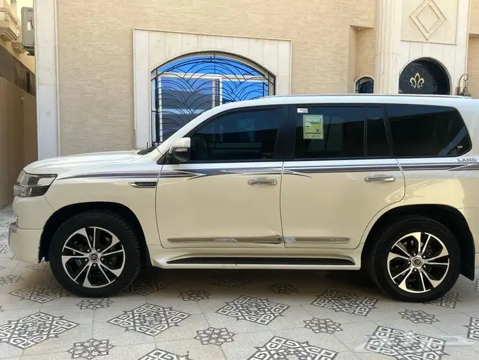 للبيع لاندكروزر جكسار 2016 13