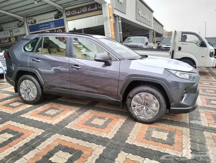 تويوتا راف فور 2025 XLE نص فل عبداللطيف جميل 4