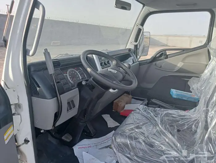 ينا ميتسوبيشي 4x2عادي 4.5 طن 2023 2