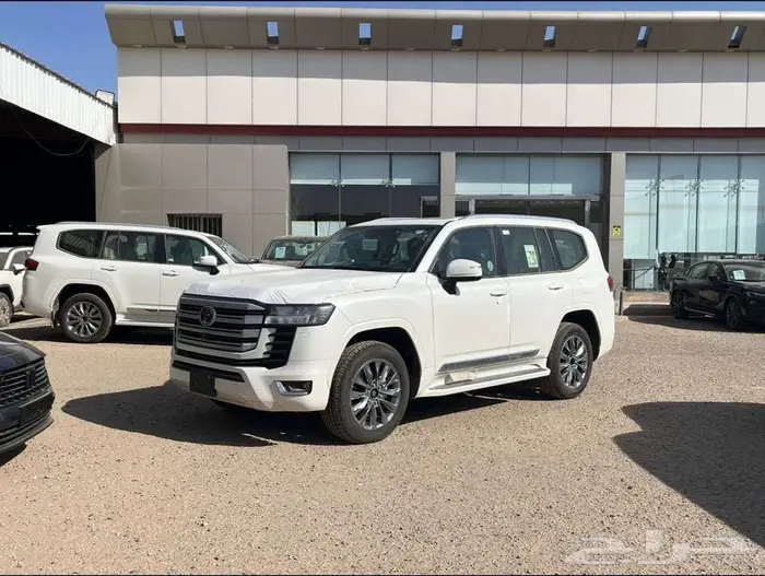 لاندكروزر GXR V 2024 نقد وتقسيط ( أقل سعر ) 0