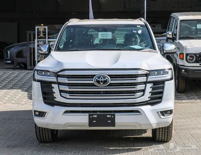 تويوتا لاندكروزر في اكس ار VXR موديل 2024 باقل سعر 15