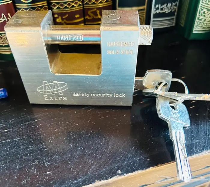 قفل محل من الفولاذ الصلب ماركة M EXTRA على السوم 0