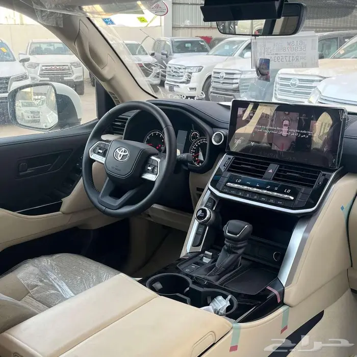 لاندكروزر GXR2 بنزين 2025 6