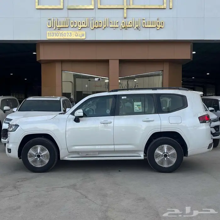 لاندكروزر GXR2 بنزين 2025 5