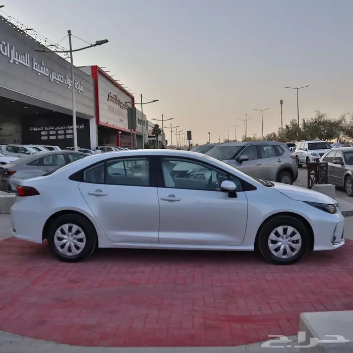 تويوتا كورولا 2.0 ستاتدر طيس و مطور جنوط بنزين2025فرع جده 19