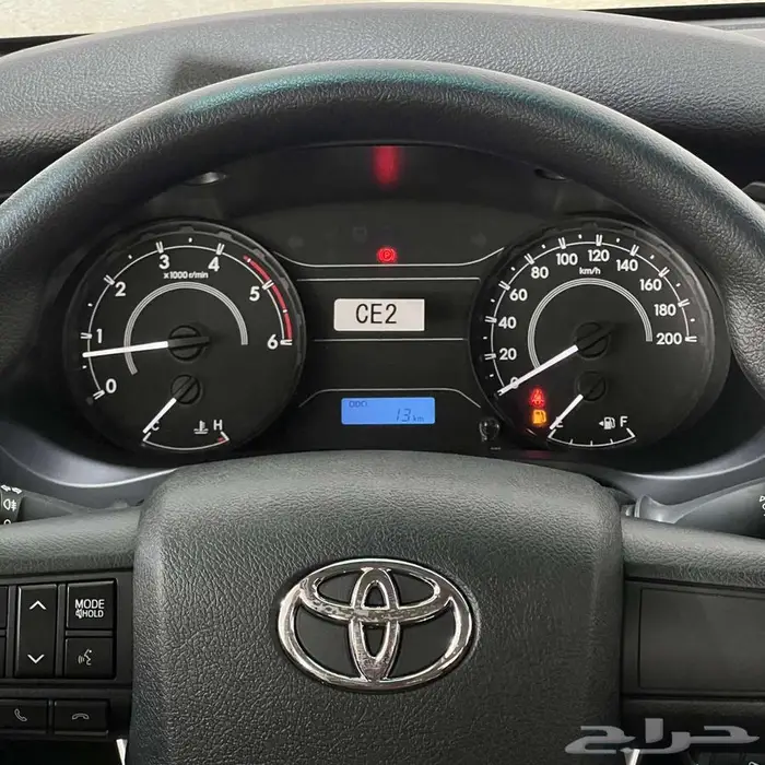 هايلوكس GL م2.4 غمارتين بدون دبل ديزل قير عادي 2025 عرض خاص 10