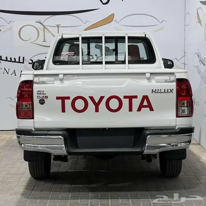 هايلوكس GL م2.4 غمارة بدون دبل ديزل قير عادي 2025 عرض خاص 3