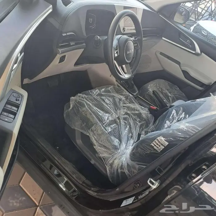 كيا كارينز 2025 الاستندرعرض حصري من شركة سفنز 8