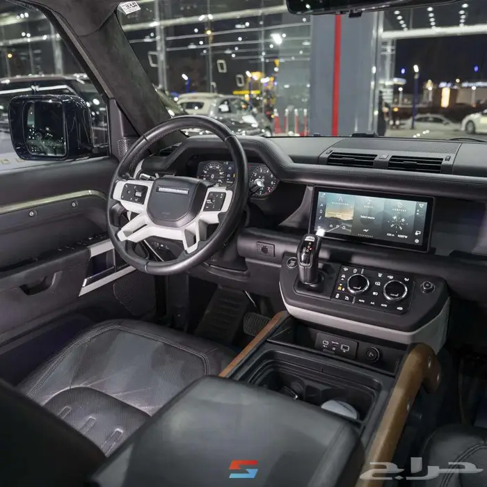 لاند روفر ديفندر HSE 110 موديل 2020 16