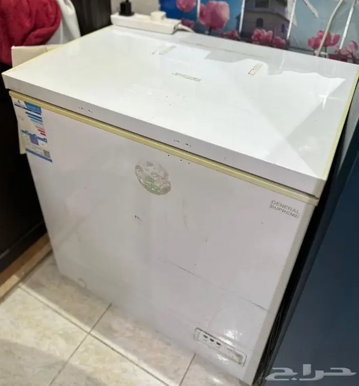 طاولة طعام وفريزر وبرادة ودولاب 4