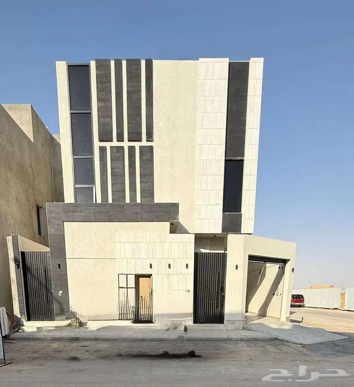 فيلا فاخرة مع شقه للبيع حي غصون الجنادريه 0