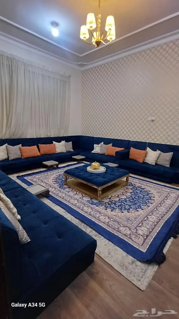 للبيع ب 2000 بدون السجادة 0