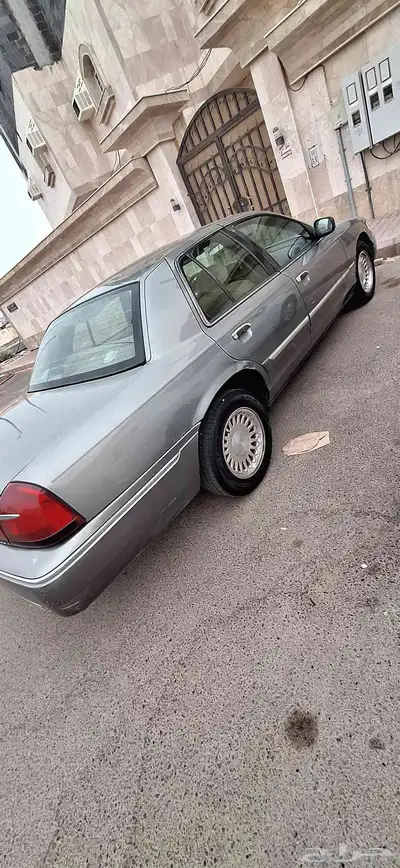 سيارة فورد غراند ماركيز 2001 الممشى حول 40 index