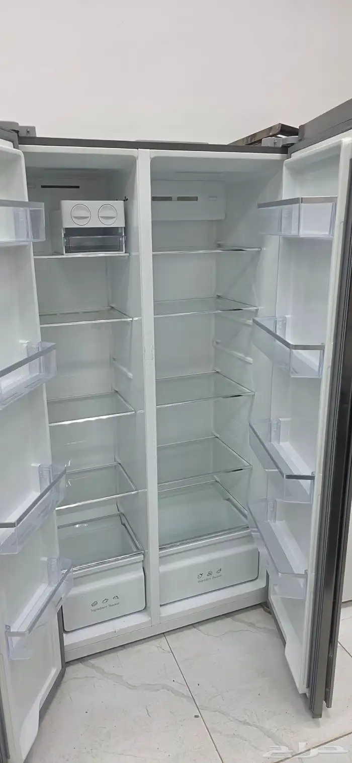 ثلاجة دولابي ماركة تي سي ال المعروفه مستخدم نظيف بسعر مغرري 1