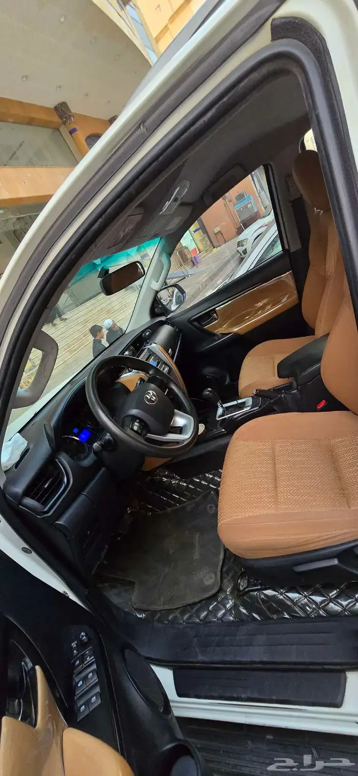 للبيع سيارة تويوتا فورشينر 2017 4 سليندر دبل ممشي 224 الف 2