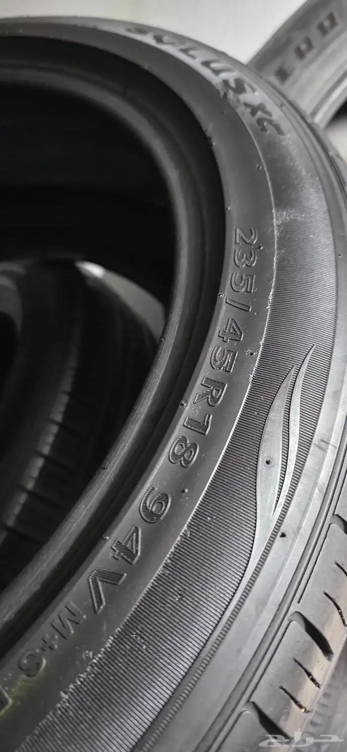 4 كفرات كومهو مقاس 235 45 18 2