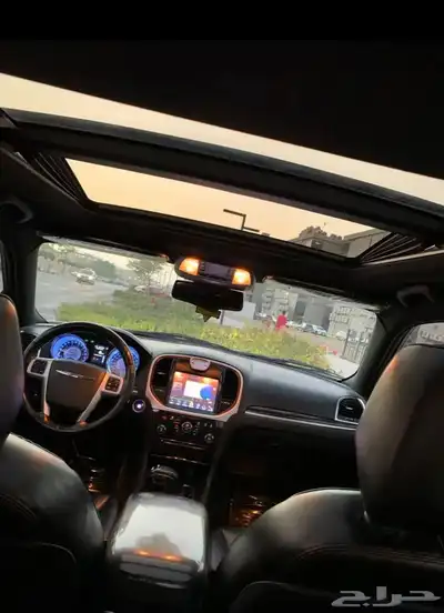 للبيع كرايسلر C300 2012 نظيف جدا index