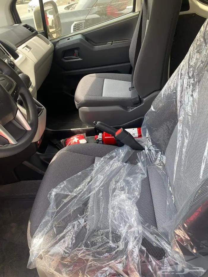 باص تويوتا هايس 13راكب بنزين قير عادي 2026 15