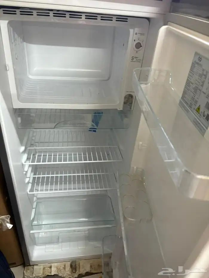 ثلاجة للبيع جديده تواصل 1