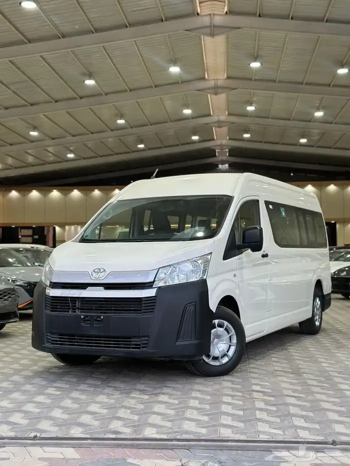 باص تويوتا هايس 13راكب بنزين قير عادي 2026 1