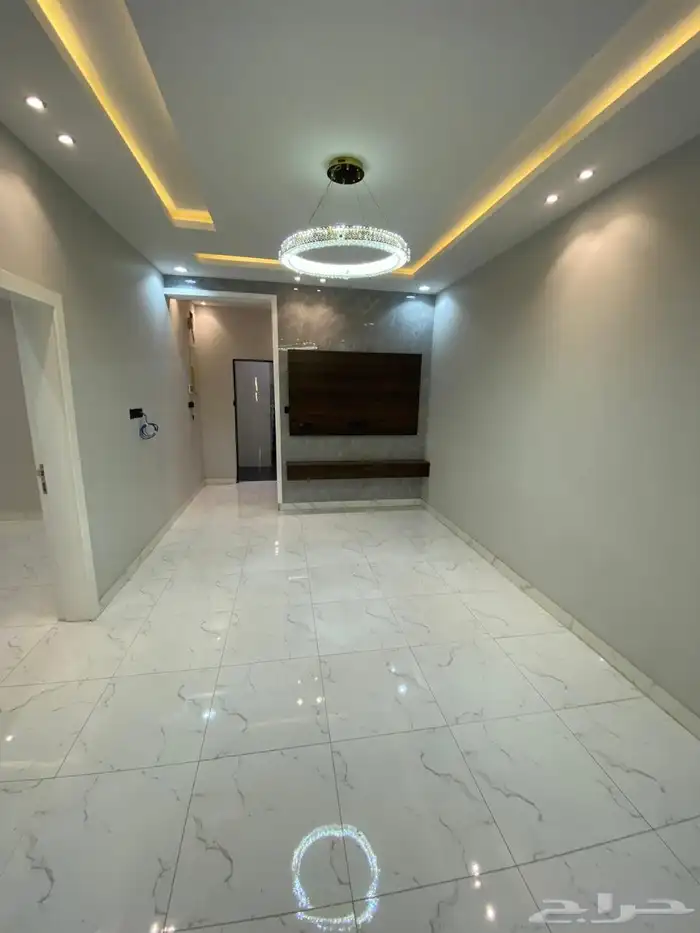 للبيع روف علوي مع ملحق بحي الحمرا خلف مطار ابها ب750الف 13