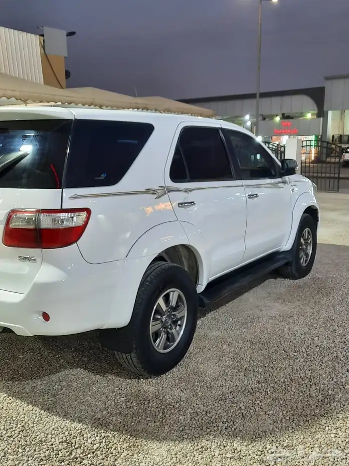 فورتشنر 2010 قير عادي 4 سلندر دبل 7