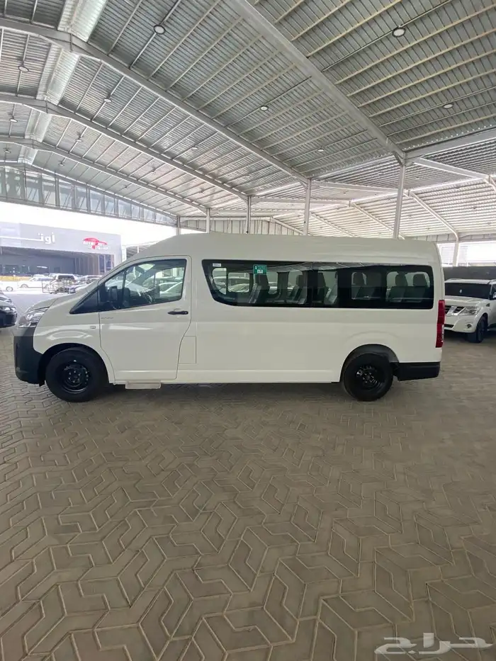 باص تويوتا هايس 13راكب بنزين قير عادي 2026 5