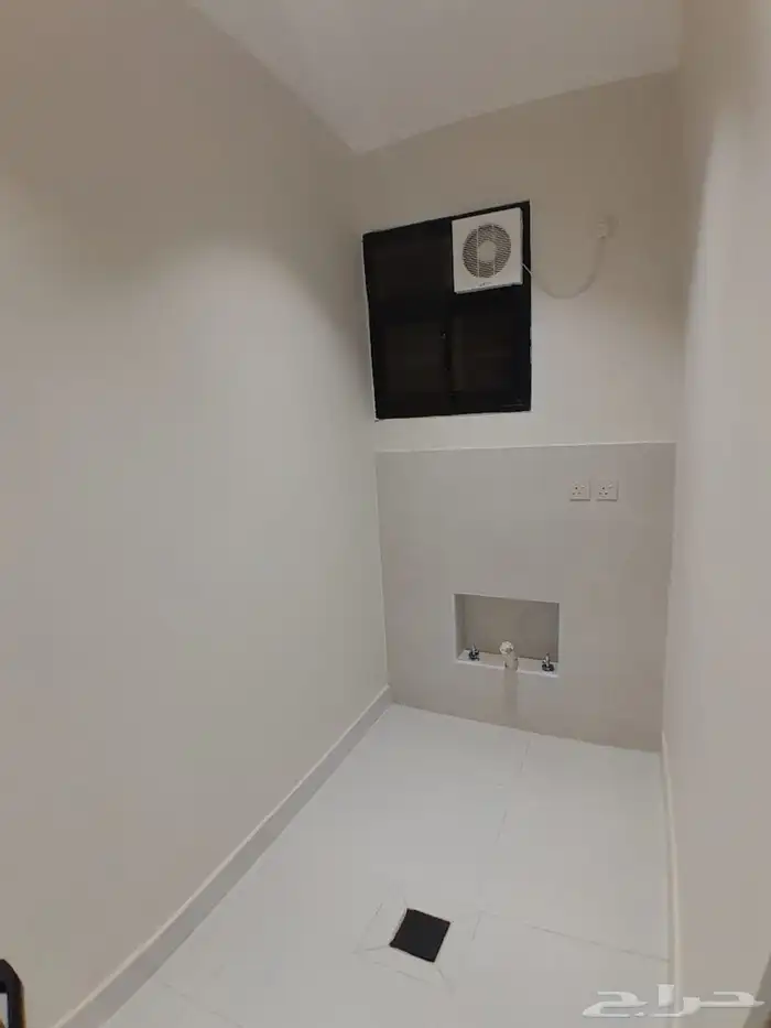 للبيع شقه دور ثاني مع سطح مستقل بحي المعارض ب520الف 6