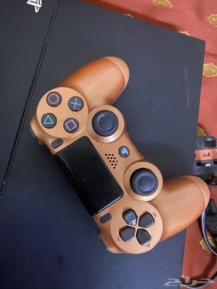 بلايستيشن 4 نظيف للبيع 4