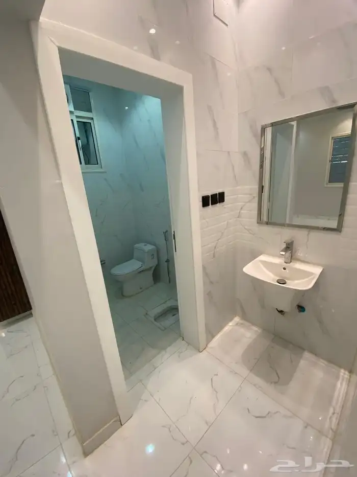 للبيع روف علوي مع ملحق بحي الحمرا خلف مطار ابها ب750الف 18