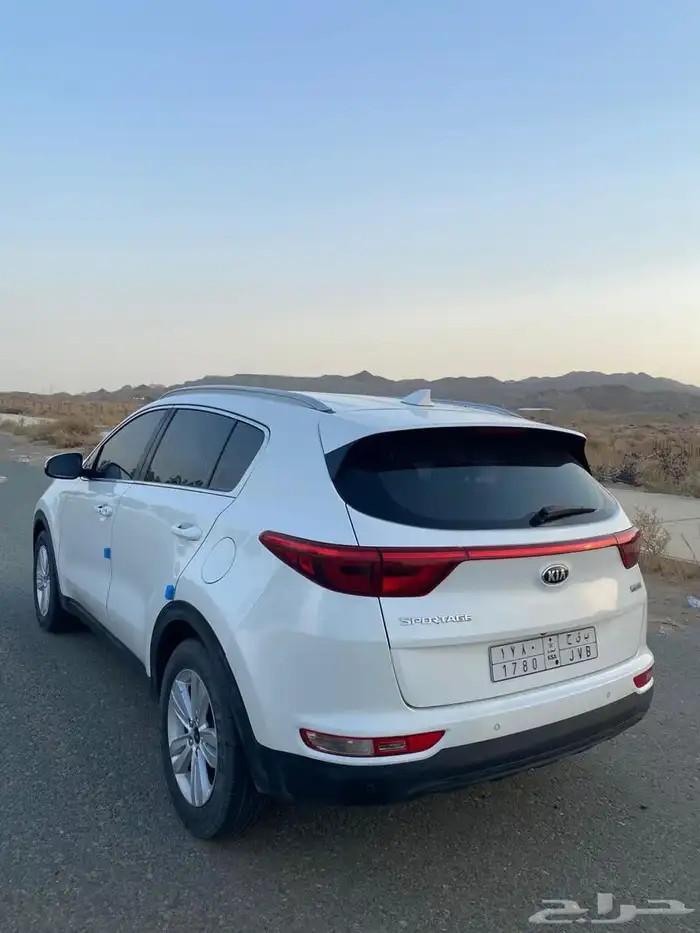 كيا سيورتاج ديزل 2018 ماشيه 180 الف ابيض بودي بل 0