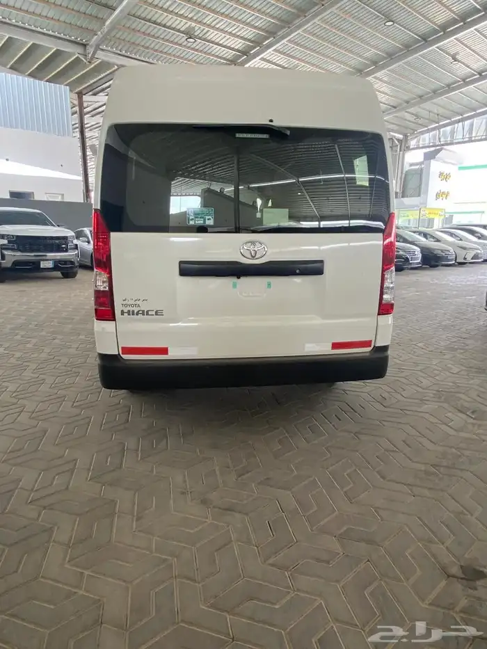 باص تويوتا هايس 13راكب بنزين قير عادي 2026 3