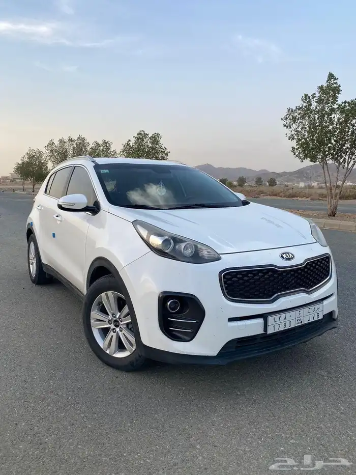 كيا سيورتاج ديزل 2018 ماشيه 180 الف ابيض بودي بل 2