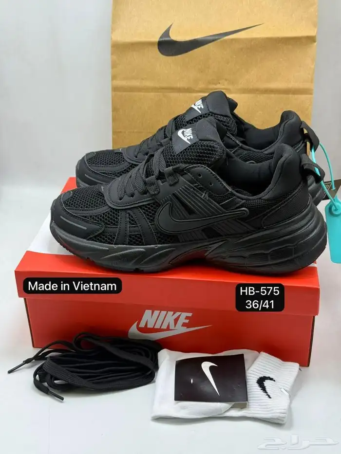 جزم نسائي ماركه نايك 0