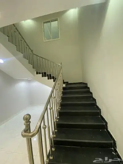 للبيع روف علوي مع ملحق بحي الحمرا خلف مطار ابها ب750الف index