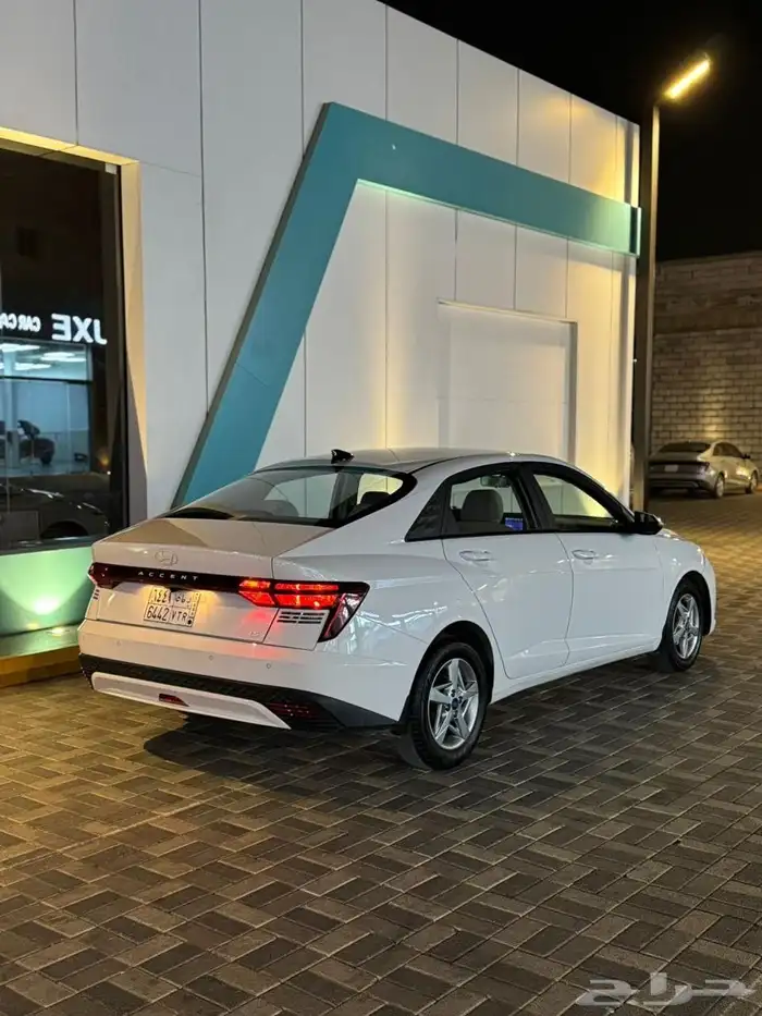 للبيع اكسنت 2024 السعر 48 1