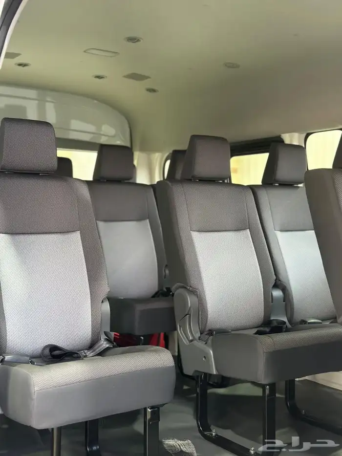 باص تويوتا هايس 13راكب بنزين قير عادي 2026 8