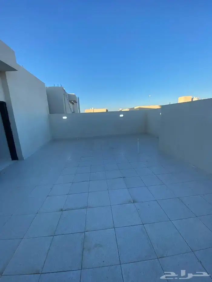 للبيع روف علوي مع ملحق بحي الحمرا خلف مطار ابها ب750الف 19