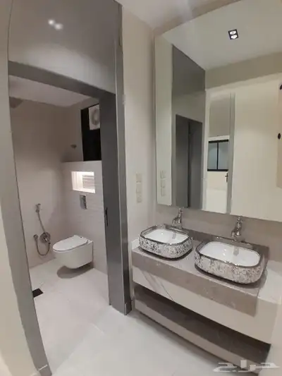 للبيع شقه دور ثاني مع سطح مستقل بحي المعارض ب520الف index