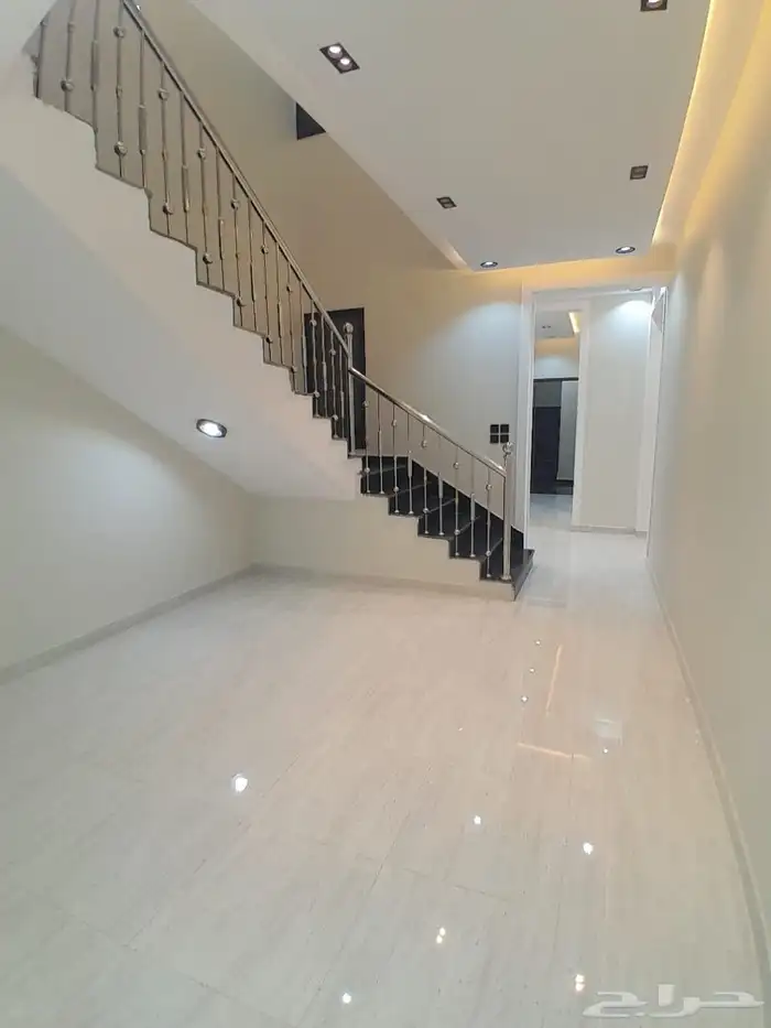 للبيع روف علوي دور ثاني مع ملحق تشطيبات فاخره الموقع مميز 7