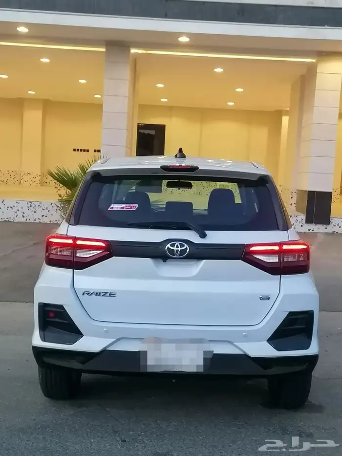 للبيع تويوتا رايز الموديل 2023 بحالة ممتازة جدا 13