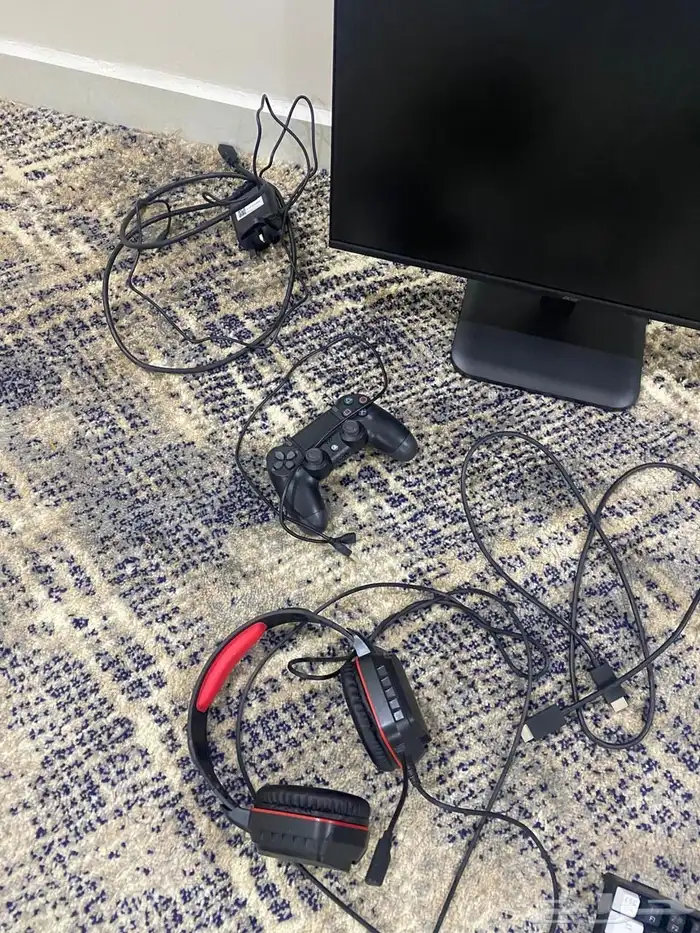 سوني 5 شبة جديد   شاشة 120 هرتز ايسر HDR 3