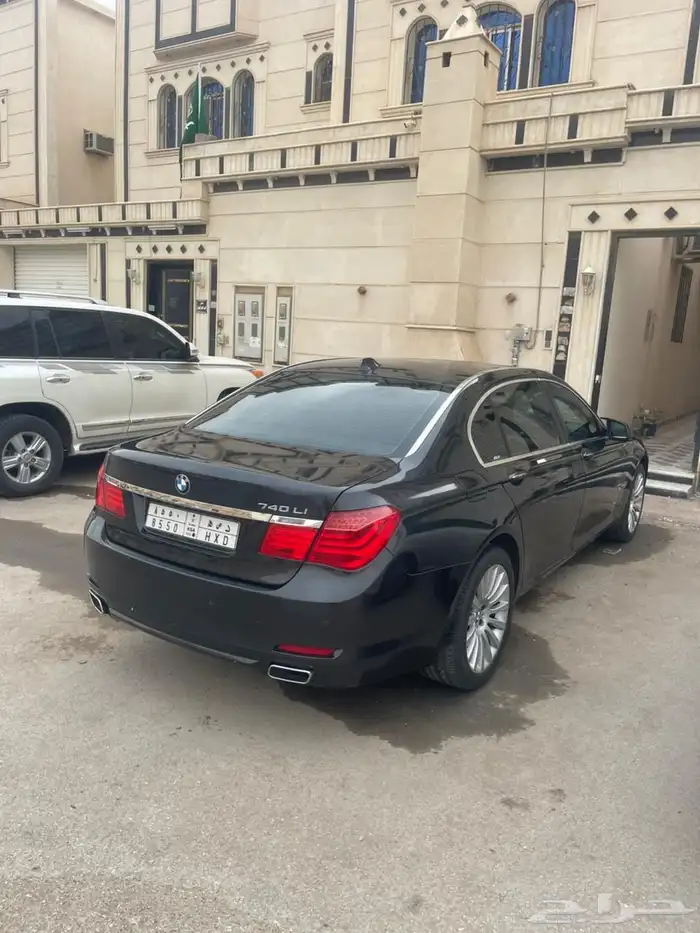 للبيع بالنقداوالتقصيد بي ام دبليو موديل2011 4