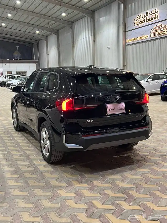 بي ام X1 سعودي ضمان وصيانه مجانيه عداد 11 الف 3