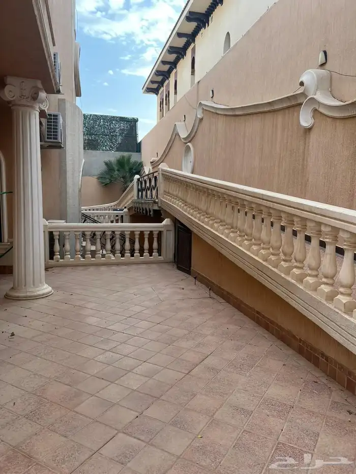 فيلا فاخرة 625م في حي الخزامى 14