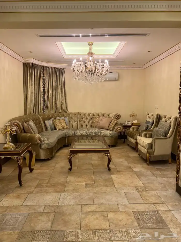 فيلا فاخرة 625م في حي الخزامى 17