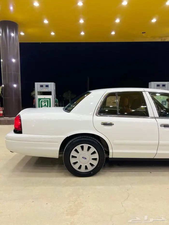 فورد بوليسي فدرالي 2007 مخزن ماشي 56 الف فقط شرط 16