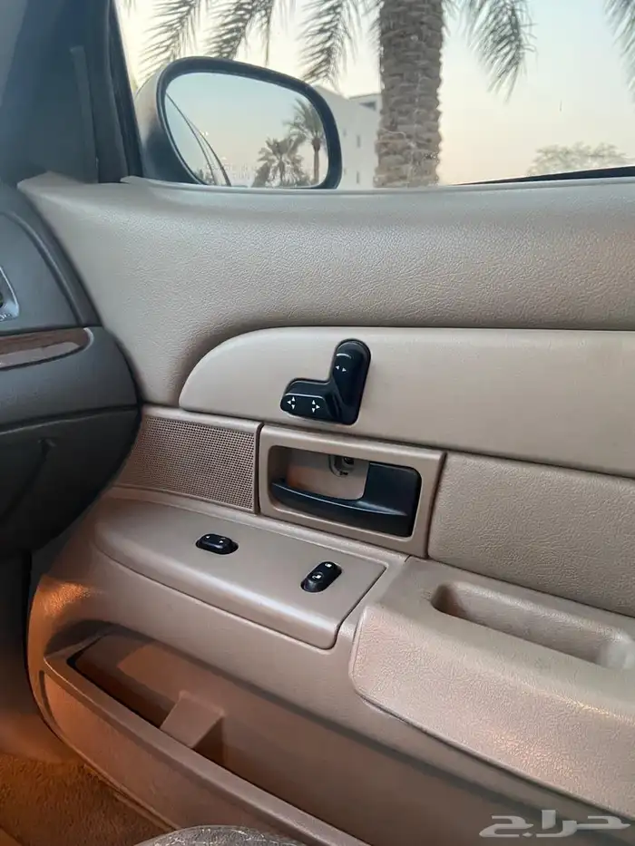 للبيع فورد فكتوريا 2008 11