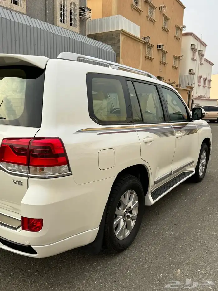 جيب لاندكروزر 5