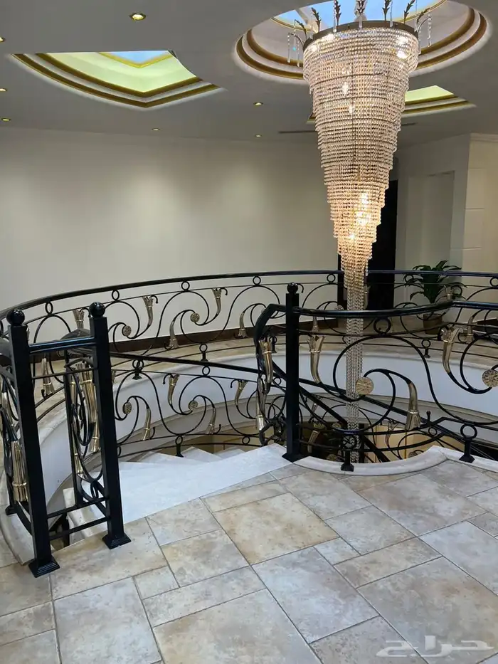 فيلا فاخرة 625م في حي الخزامى 9